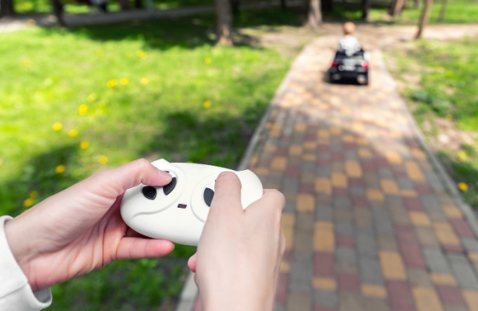 дитячі електромобілі для зими