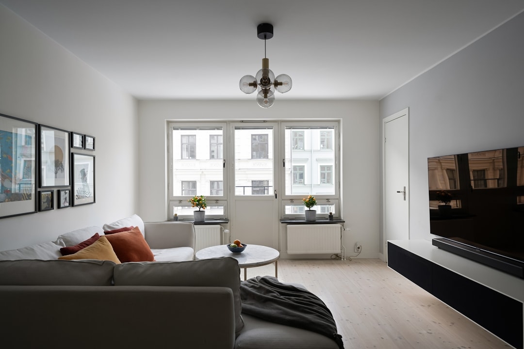 Что выгоднее — снимать квартиру или комнату: подробное сравнение для арендаторов