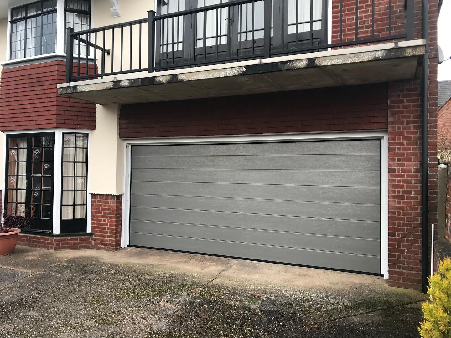 Автоматические ворота для гаража и для дома: в чём реальная разница